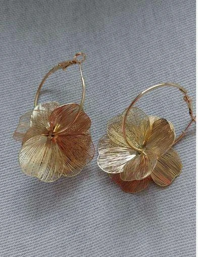Gold filigree flower earrings 2456 at €7.99 – photo 4